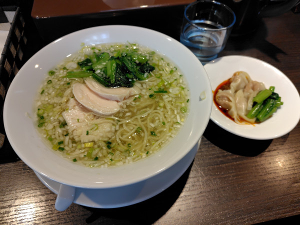 「鶏そば950円、四川式ワンタン270円」@蒼雲の写真