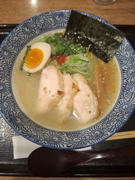 「鶏白湯チャーシューそば８８０円」@鶏五味 上大岡店の写真