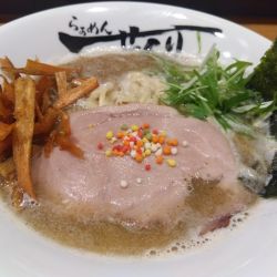 濃厚鶏白湯にぼしらぁ麺(1080円)