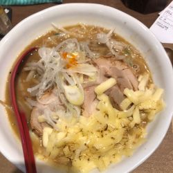味噌らーめん、チャーシュー、チーズ