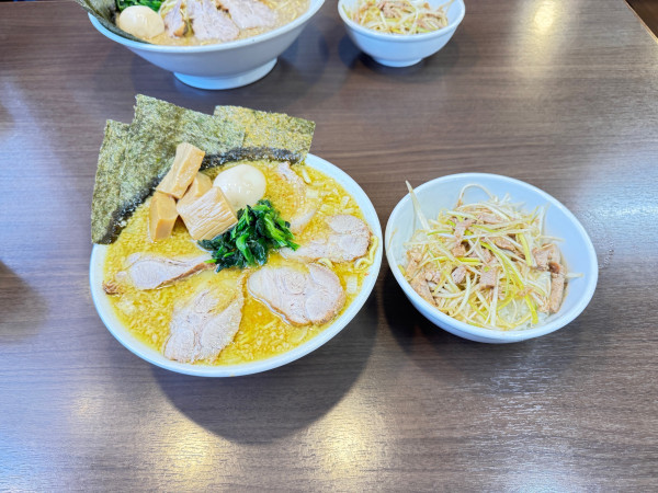 「カレーラーメン並 チャーシュー、煮卵、メンマtp」@ラーメンショップ 糸魚川店の写真