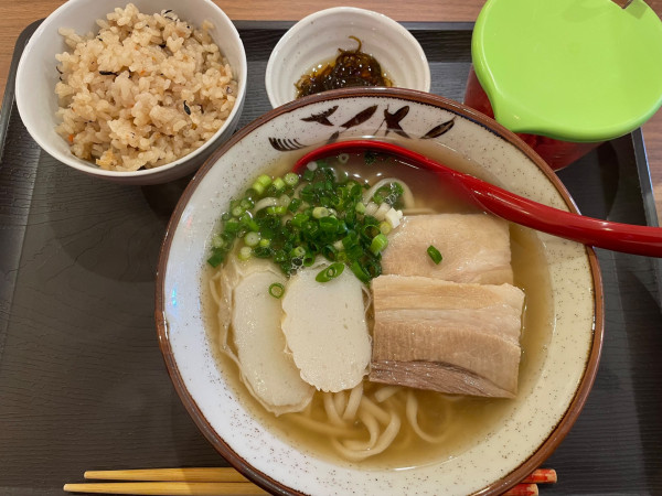 「沖縄そばセット　￥１２００」@沖縄そば ちゅらさんの写真