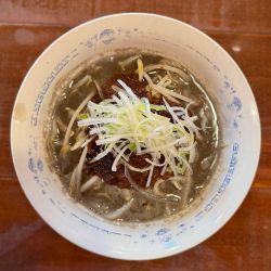 担々麺 黒（890円）