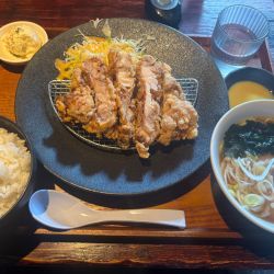 デラックス山賊焼定食ラーメンセット