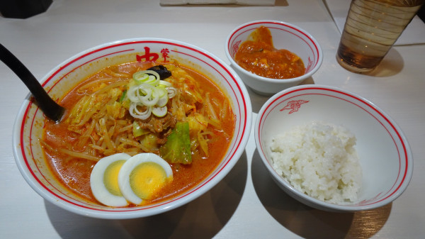 「五目味噌タンメン（1,140円）＋定食（250円）」@蒙古タンメン 中本 立川店の写真
