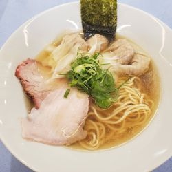 白　肉わんたん麺