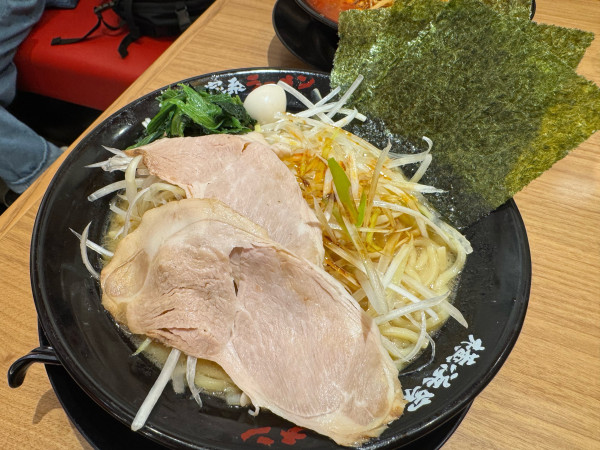 「ネギラーメン　1030」@横浜家系ラーメン 有楽家 西葛西店の写真