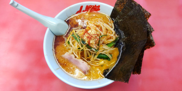 「特製もやし味噌󠄀ラーメン　海苔＋」@山岡家 大谷地店の写真