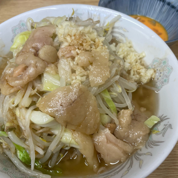 「ラーメン 900円 生卵 100円」@ラーメン二郎 栃木街道店の写真