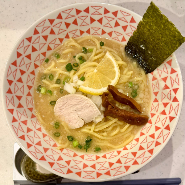 「鶏白湯レモンラーメン」@ラーメン劇場の写真