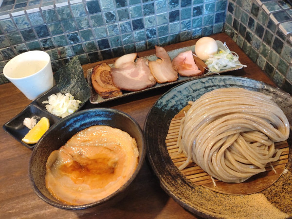 「汁並つけ麺大＋特製トッピング」@麺屋みつば＋クローバーの写真