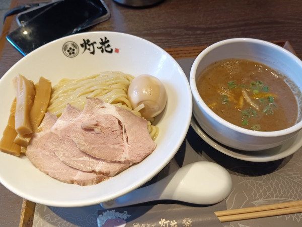 「特製濃厚魚介つけ麺（誕生日クーポンで¥1513→¥1000）」@鯛塩そば 灯花 KITTE丸の内店の写真