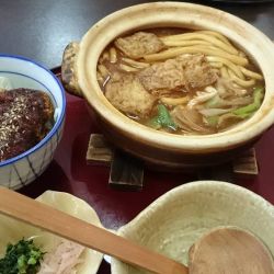 味噌煮込みうどんと味噌カツ丼セット