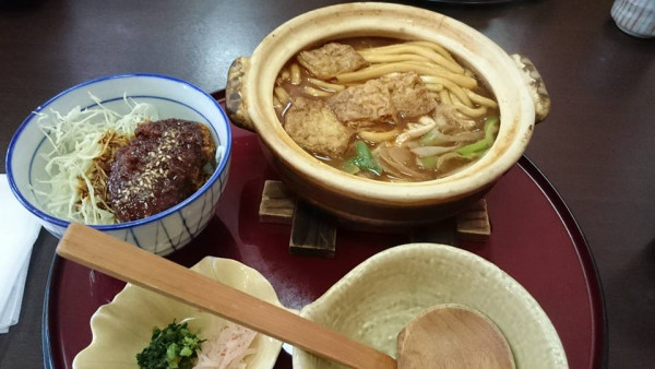 「味噌煮込みうどんと味噌カツ丼セット」@和食麺処 サガミ 知立店の写真