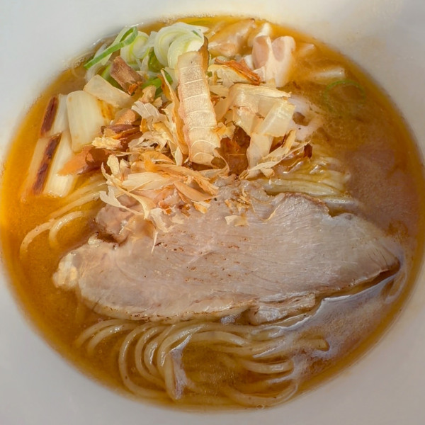 「秋刀魚節鶏白湯ラーメン1,100円」@麺処 大和の写真