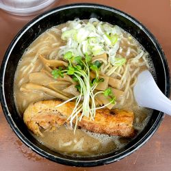 魚介豚骨ラーメン (細麺) 大盛
