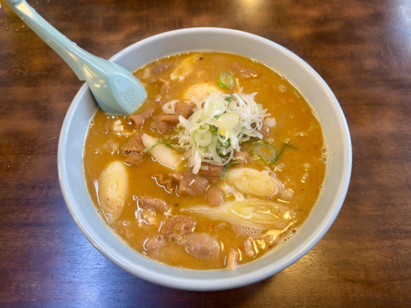「元祖もつ煮ラーメン1,210円」@らーめん華小屋の写真