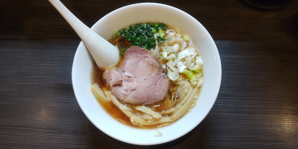 「地鶏の醤油らーめん」@麺屋 菜々兵衛の写真