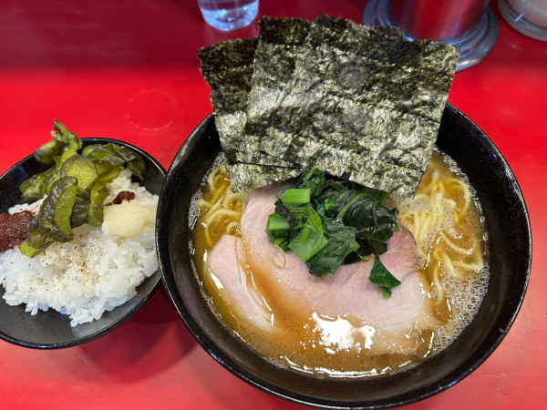 「らーめん　ライス」@らーめん 谷瀬家 新橋店の写真