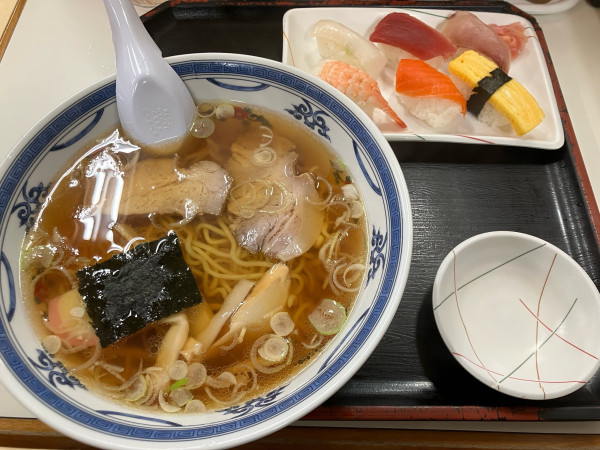 「ラーメン寿司」@勢登鮨  八食センター支店の写真