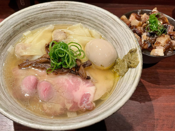 「特製らぁ麺 塩 +吊るし焼きチャーシューご飯」@らぁ麺 花筏の写真