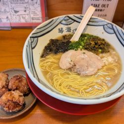 ランチ限定Ｂセット（焼きあご豚骨らーめん、特製から揚げ３個）