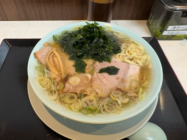 「わかめ中華そば890円」@新橋ニューともちんラーメン 川崎駅前店の写真