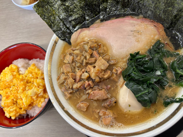 「のりたまラーメン＋玉子まぶし」@王道家直伝 との丸家 越谷店の写真