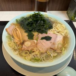 わかめ中華そば890円