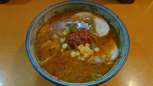 「辛味噌ラーメン ¥950」@焦がしねぎらーめん 葱次郎 大宮西口店の写真