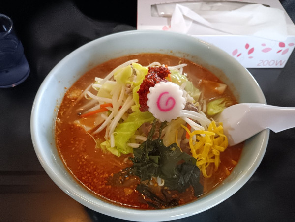 「辛味噌ラーメン　950円」@かわにし食堂の写真