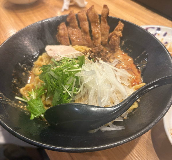 「汁なし排骨担々麺」@かつぎやの写真