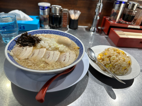 「特製背脂中華」@新潟発祥 なおじ 東陽町店の写真