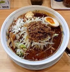 「たんたん麺・黒」@粋麺 せんじゅの写真