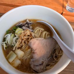 秋刀魚節鶏白湯ラーメン
