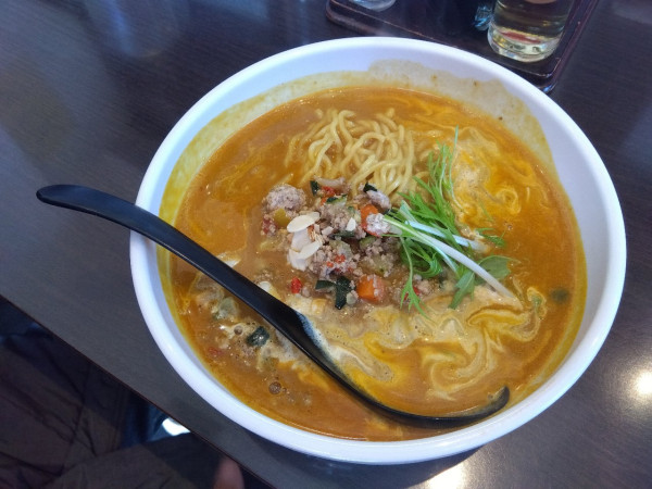 「かれーらぁ麺　限定」@らぁ麺 金萬の写真