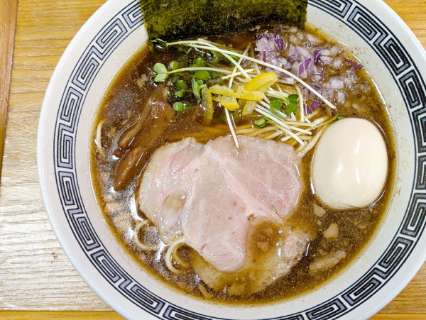 「煮干そば＋煮卵」@麺屋 龍月の写真