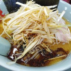 期間限定　G系特製もやし味噌ラーメン　海苔、白髪ネギトッピン