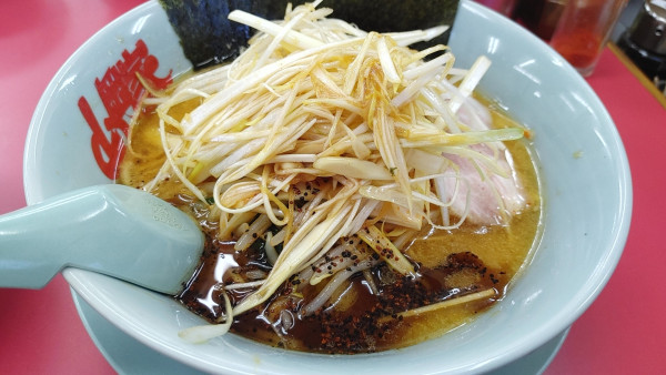 「期間限定　G系特製もやし味噌ラーメン　海苔、白髪ネギトッピン」@山岡家 松本店の写真