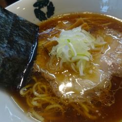 醤油らぁめん　1,000円