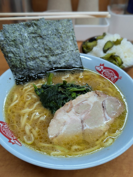 「ラーメン並」@横浜ラーメン 町田家 新百合ヶ丘店の写真