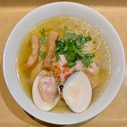 「らぁめん登里勝」（大はまぐり塩らぁめん）