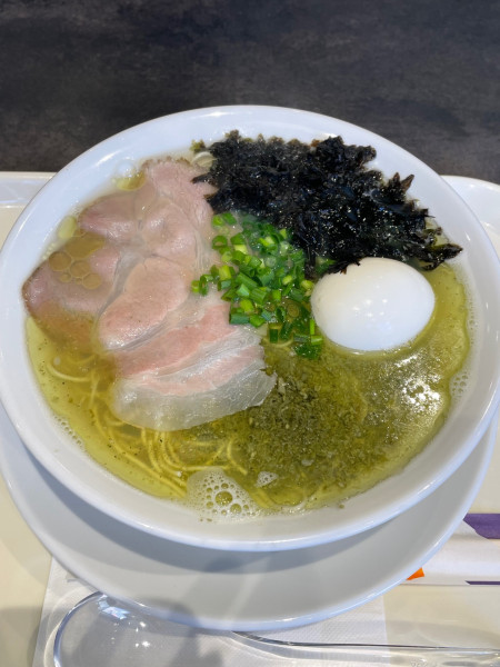 「味玉牡蠣塩ラーメン」@むかん横浜の写真