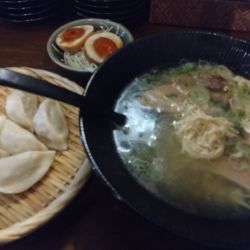 岩塩らーめん(豆腐麺)＋茶卵、茹で餃子