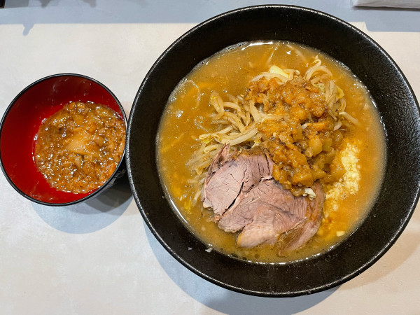 「ラーメン(小)¥1,200」@CRAZY PORKの写真