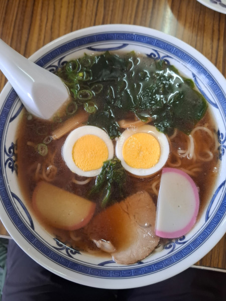「ニコニコラーメン９００円」@蕎麦処 本多屋の写真