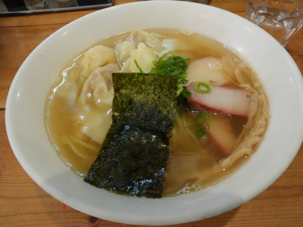 「特製ワンタン麺 (肉・エビ2個ずつ)」@支那そば 大和 稲荷町本店の写真