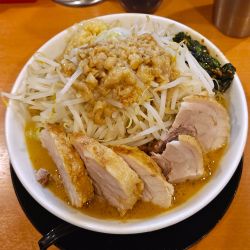 ブタラーメン（全マシ）+辛ニラ