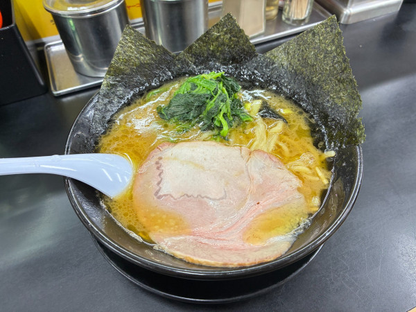 「とんこつ醤油らーめん（９４０円）」@らーめん ぎょうてん屋 町田店の写真