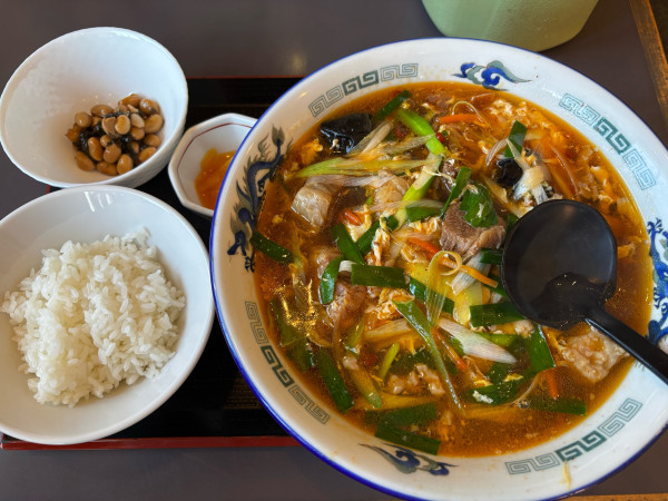 「カルビラーメン定食　大盛」@まんぷく亭の写真